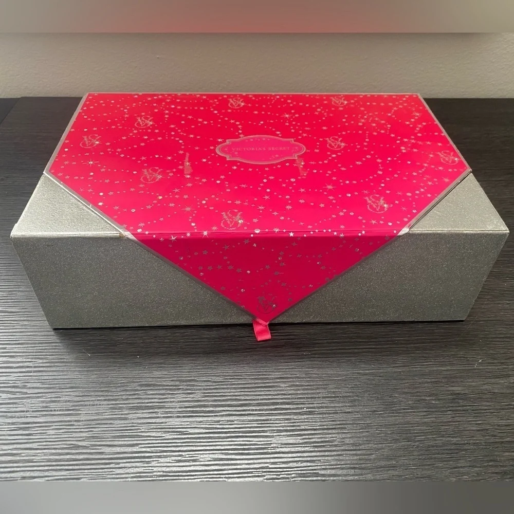 NEW HTF Victoria’s Secret Collectible Pink Silver Sparkle Storage Gift Box